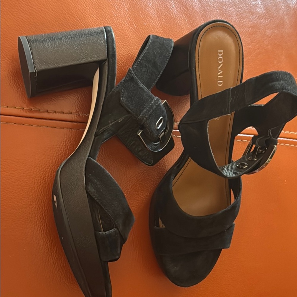 Donald J. Pliner Black Women's Sandals - Picture 14 of 14